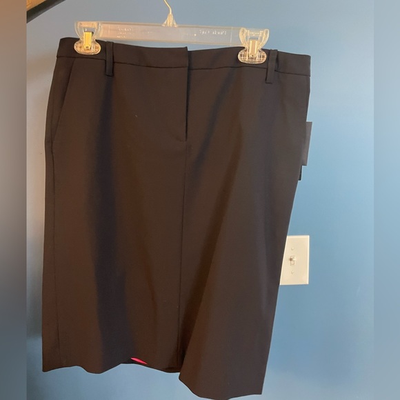 Tommy Hilfiger 3 piece woman’s suit - Picture 5 of 14